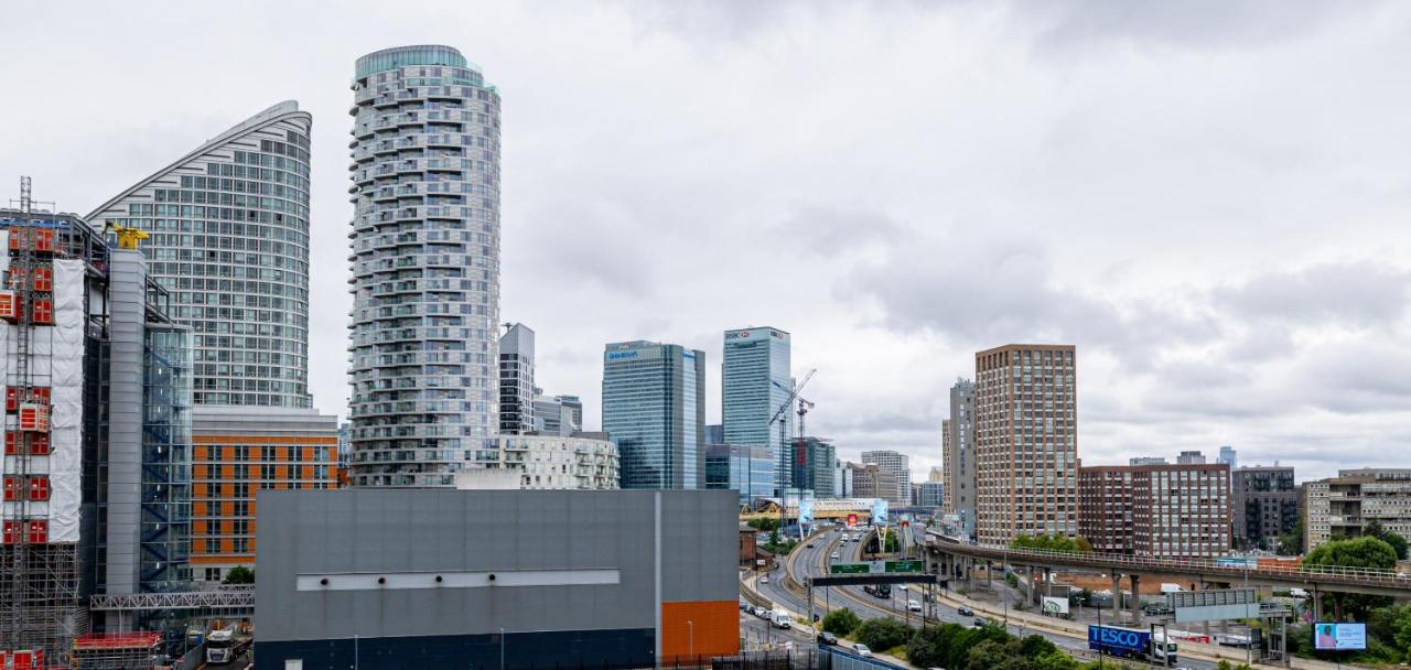 Two Bed Apartment Near Canary Wharf London Exterior photo